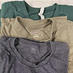 LOT of 3- Unisex Tshirts